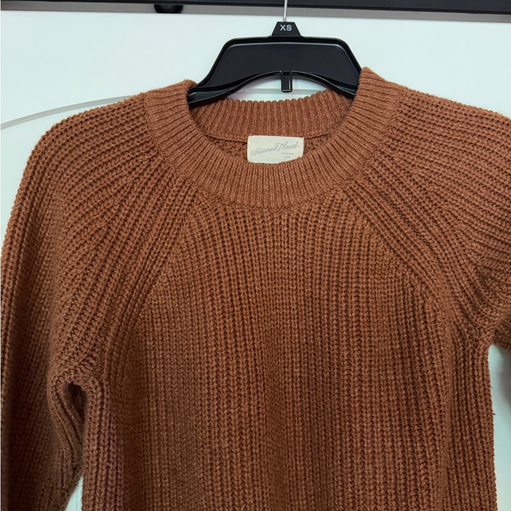 Burnt orange sweater universal thread size S